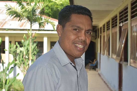Candido Belo da Luz ist  stellvertretender Schulleiter der Eskola Sacrojes in Dili.