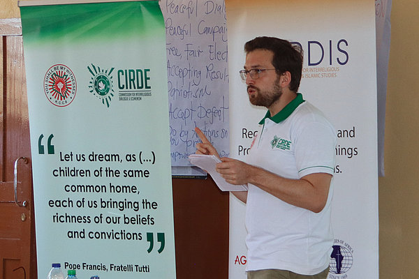 Mehrmals pro Jahr veranstaltet CIRDE Trainings zum Interreligiösen Dialog (IRD) und zu Friedensbildung in den vier Kirchenprovinzen Mombasa, Kisumu, Nairobi und Nyeri. ZFD-Fachkraft Philipp Conrad ist an den Trainings beteiligt.