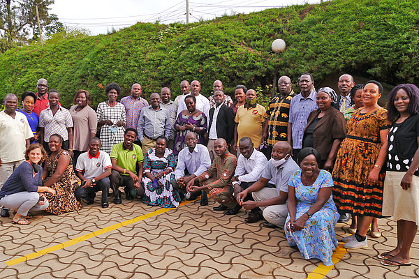 Im Mai 2021 kamen Mitglieder der CWM für ein erstes Strategietreffen in Kampala zusammen. Die  Aktivitäten der Organisation sollten strategischer ausgerichtet und vom Ende her gedacht werden. Im gemeinsamen Prozess ging es darum, was erreicht werden soll und was dafür gebraucht wird.