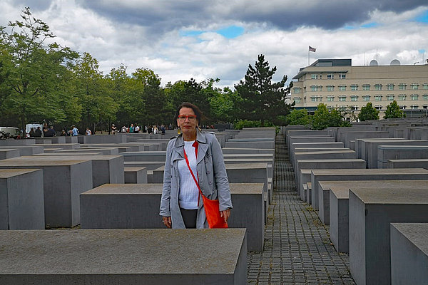 "Mein Thema ist die Aufarbeitung einer gewaltbelasteten Vergangenheit - auch in Deutschland", sagt Martina Richard.